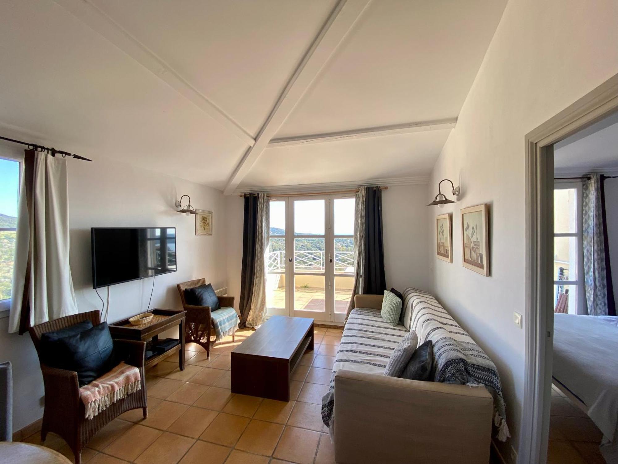 그리모 Les Restanques, Bastides Vue Golfe Saint Tropez 아파트 외부 사진
