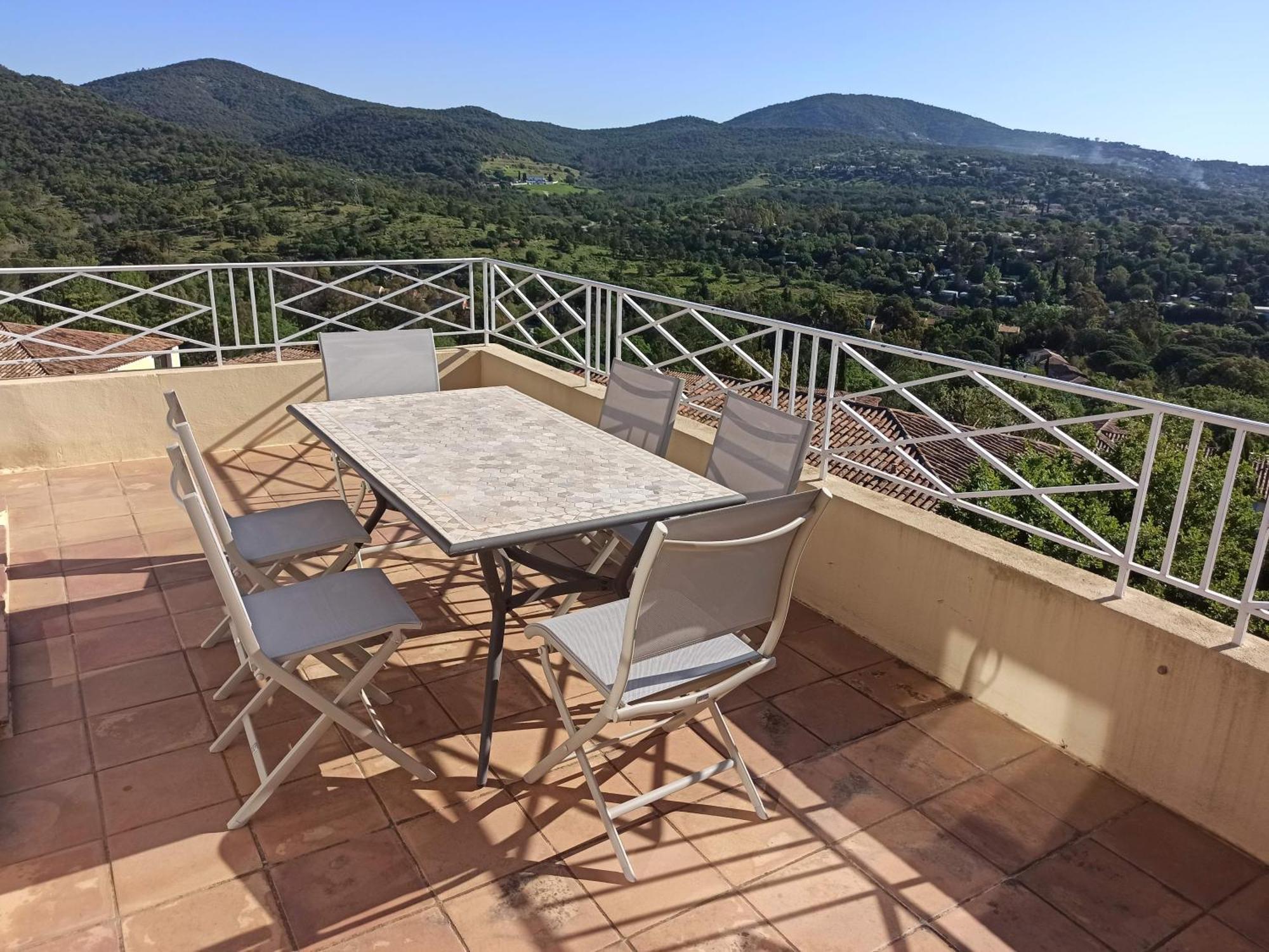 그리모 Les Restanques, Bastides Vue Golfe Saint Tropez 아파트 외부 사진