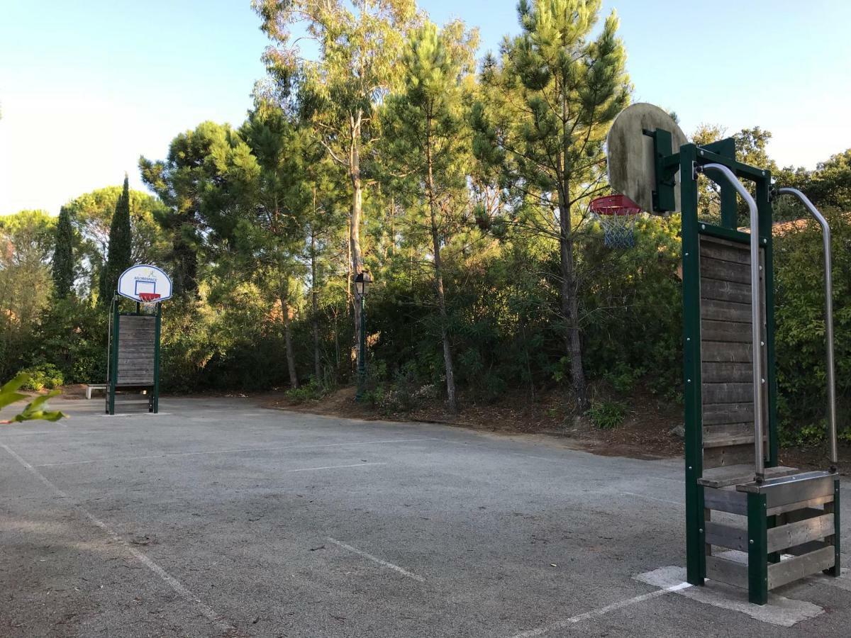 그리모 Les Restanques, Bastides Vue Golfe Saint Tropez 아파트 외부 사진