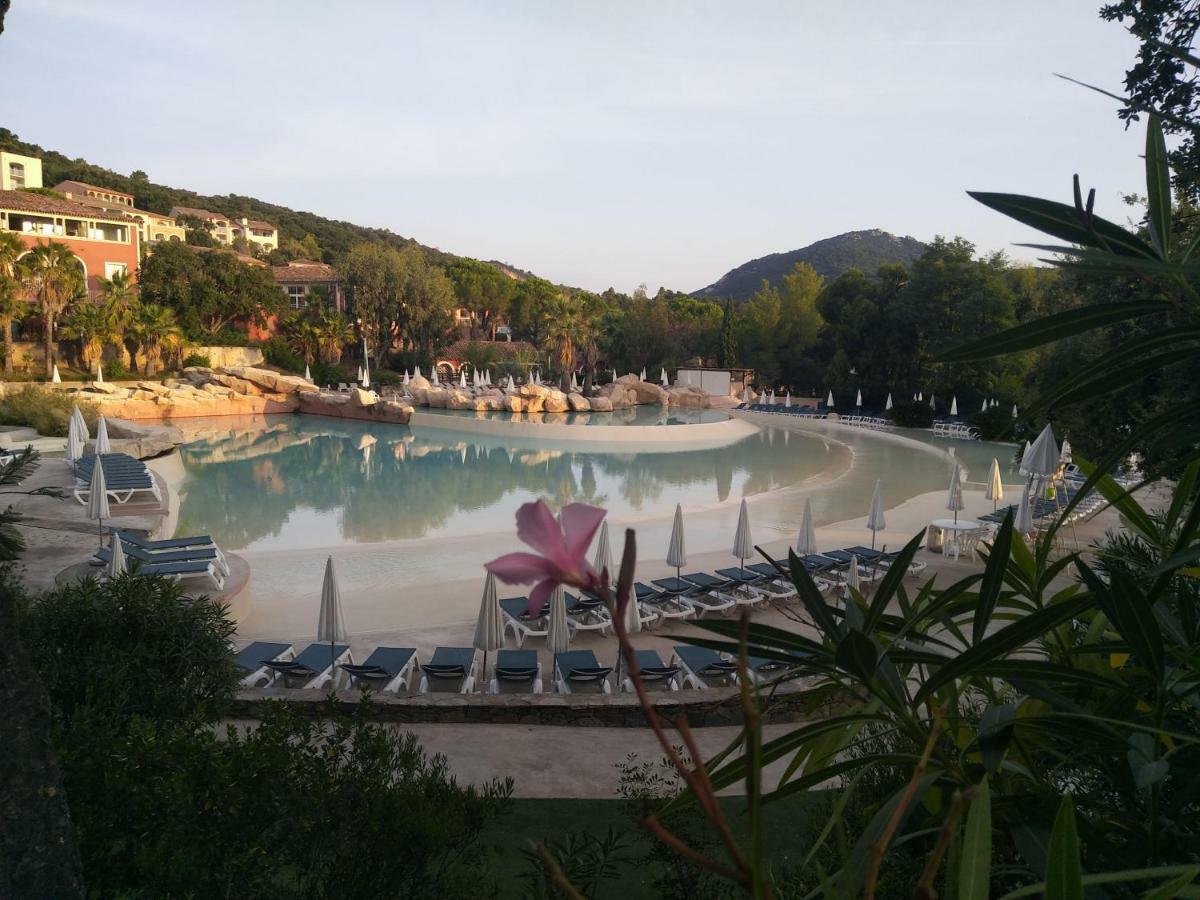 그리모 Les Restanques, Bastides Vue Golfe Saint Tropez 아파트 외부 사진